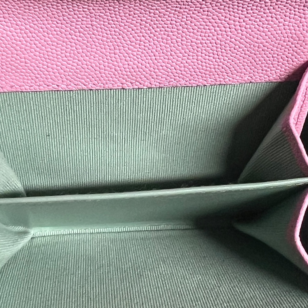 SOLD❌CHANEL 23P XL Flap Card Holder - Picture 7 of 14